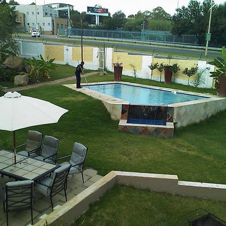 Villa Via Hotel Midrand Exteriör bild