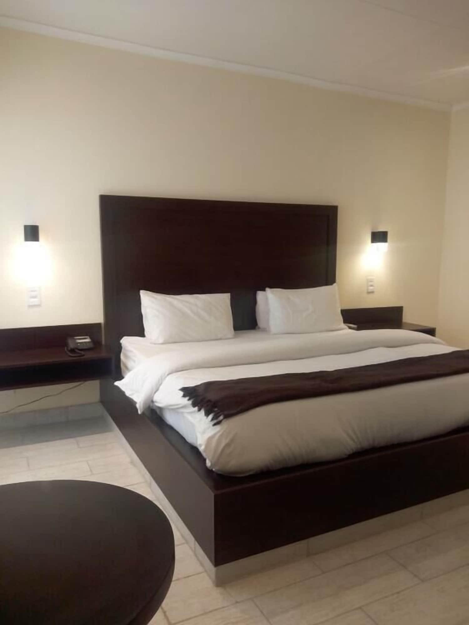 Villa Via Hotel Midrand Exteriör bild