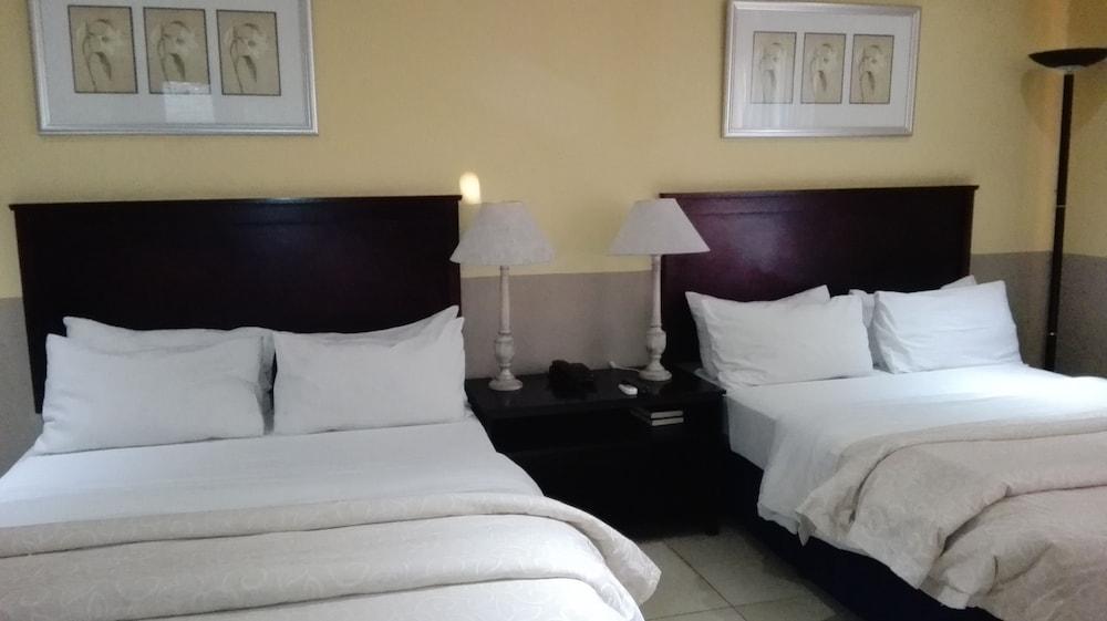 Villa Via Hotel Midrand Exteriör bild