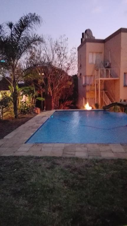 Villa Via Hotel Midrand Exteriör bild