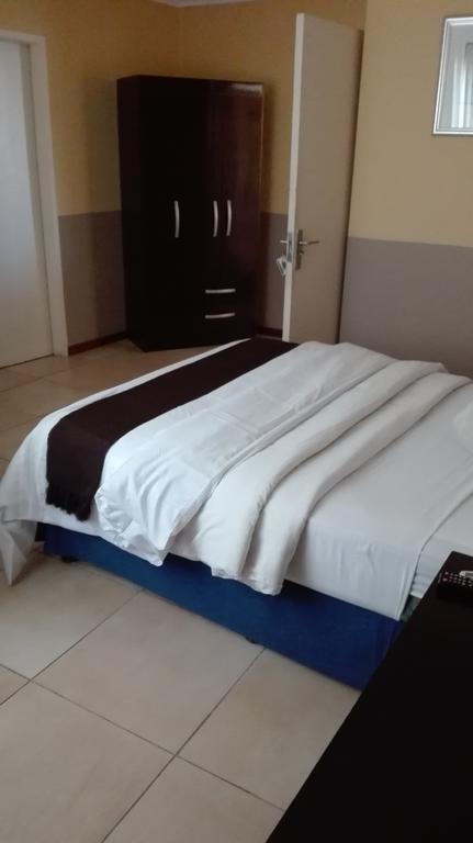 Villa Via Hotel Midrand Exteriör bild