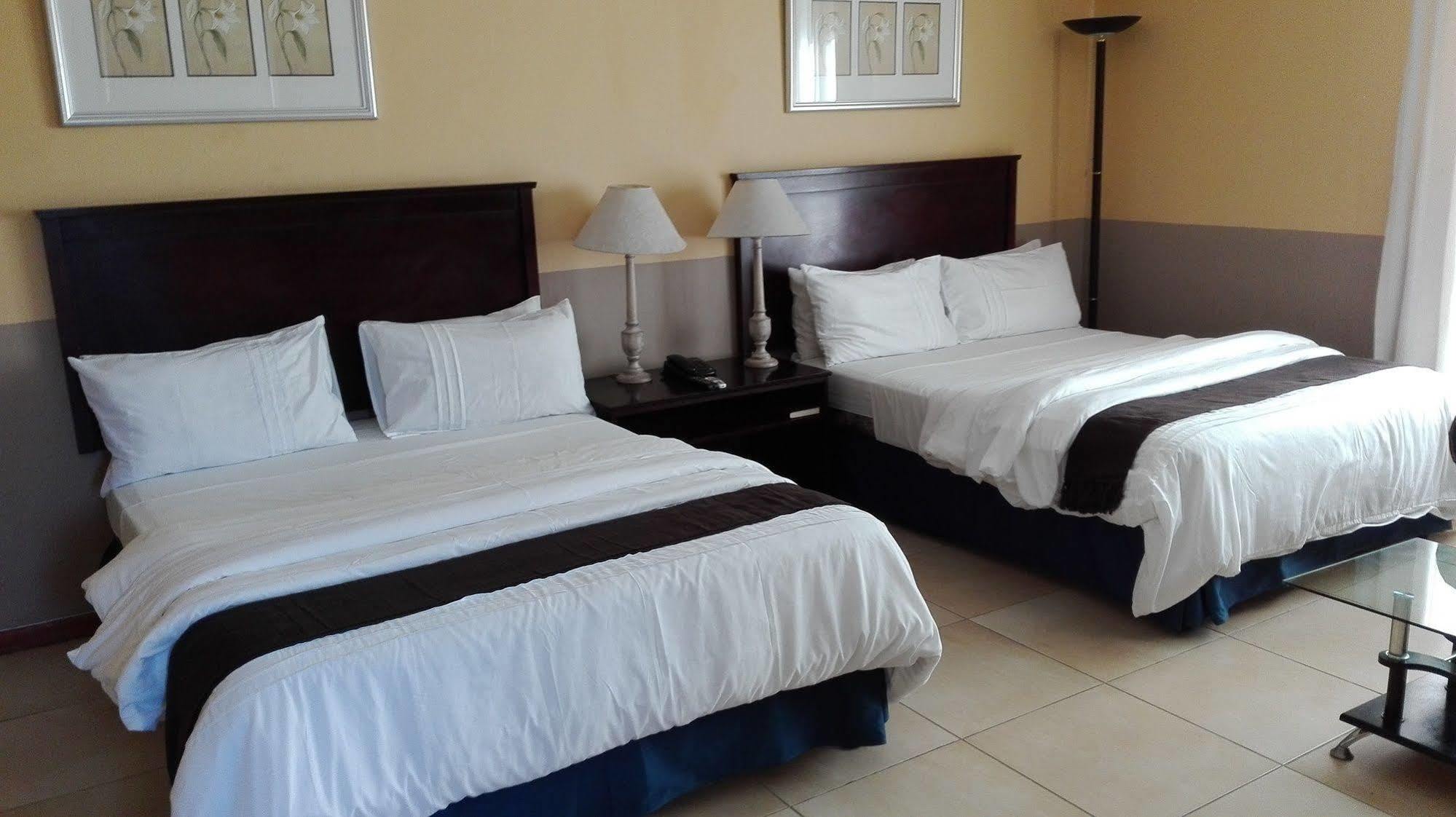 Villa Via Hotel Midrand Exteriör bild