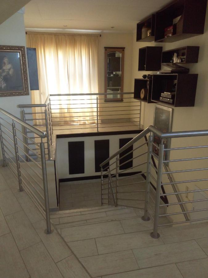Villa Via Hotel Midrand Exteriör bild
